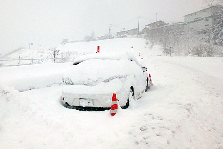 大雪で立ち往生 いざというとき安全を確保するためのhow To クルマと企業をつなぐドライバー働き方改革クラウドcariot キャリオット